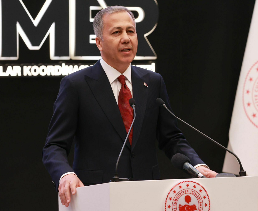 ALİ YERLİKAYA’DAN TAKSİM’DEKİ İSRAİL PROTESTOSUNA İLİŞKİN AÇIKLAMA: “2 EMNİYET GÖREVLİSİ AÇIĞA ALINMIŞ VE DERHAL MÜLKİYE MÜFETTİŞİ GÖREVLENDİRİLMİŞTİR”